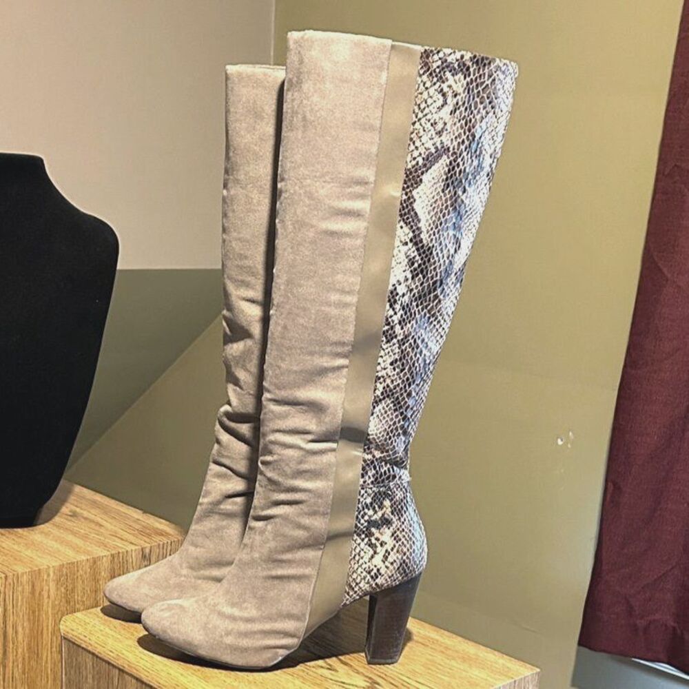 Cosmopolitan Women's Snakeskin Suede Knee-High Boots Cream Size 7 Block Heel